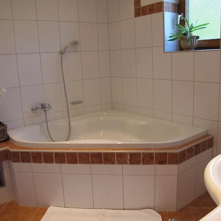 Konukevi Gaestehaus Bergstueberl
