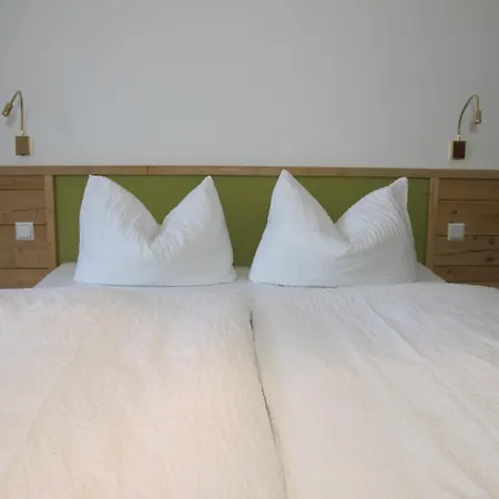 Gasthuis Gaestehaus Bergstueberl 4*
